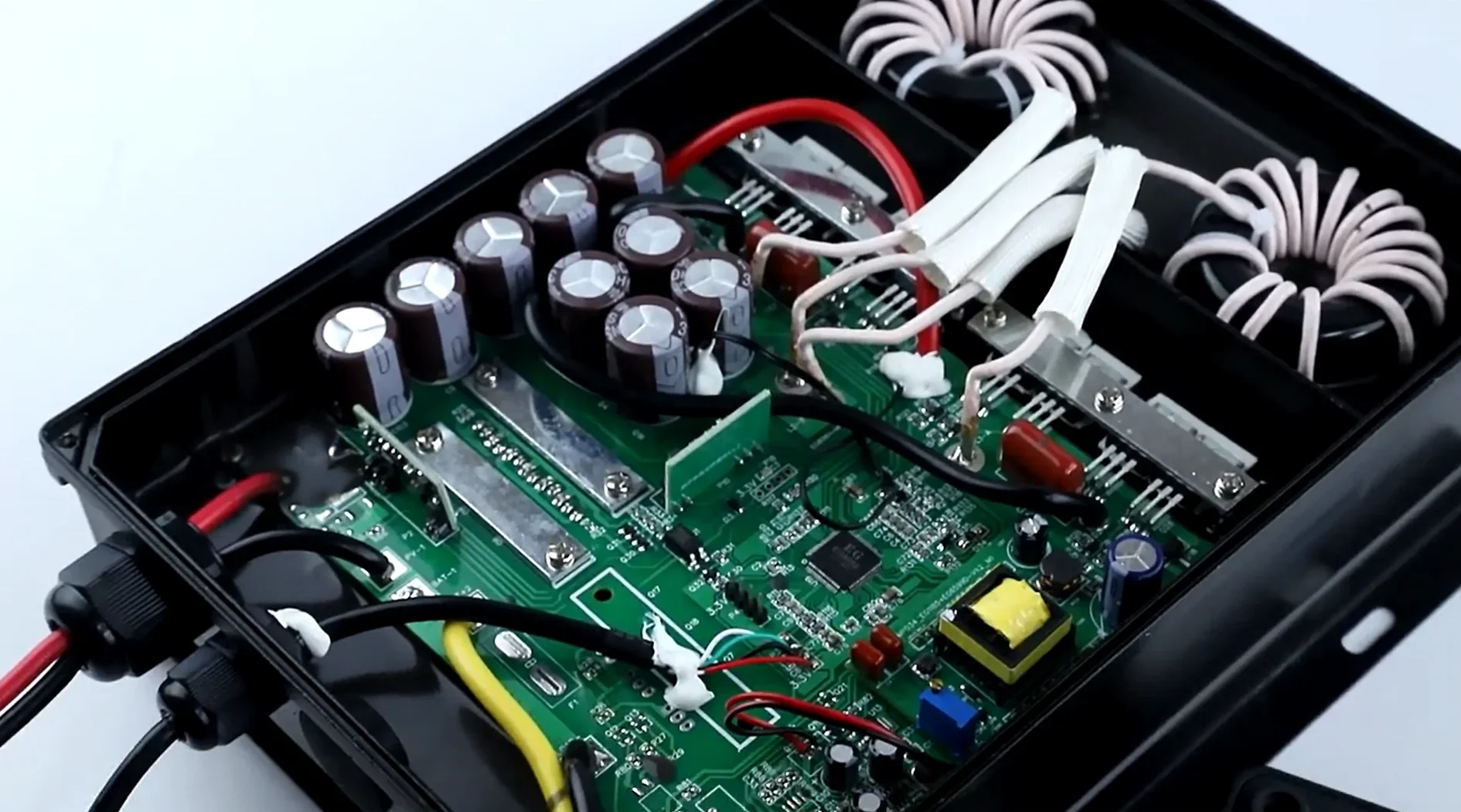 CE認証取得済み ELEJOY EMD60A 2700W 可 - Charge Controller Solar のレビューと価格